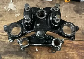 484744994949494 HONDA Elsinore Fork Triple Clamps Ahrma Hrc