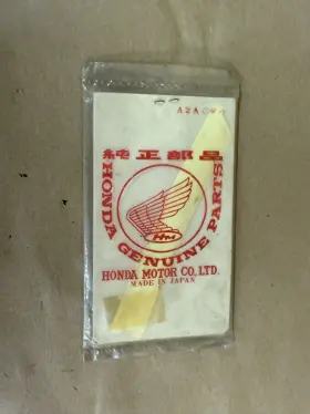 64220-MN4-300ZC HONDA Nos Gas Tank Decal Emblem Sticker #2