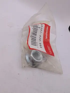 90301-430-000 HONDA Nos Swingarm Nut CR125 CR250 CR480 Rr