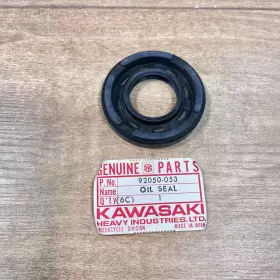 92050-053 KAWASAKI Nos Crank Oil Seal H2 750