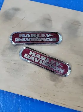 Q5735-Q4736 HARLEY Tank Emblems Badges Name Plate