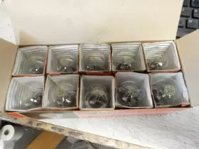 A5665 STANLEY Nos Base Head Light Bulbs #2