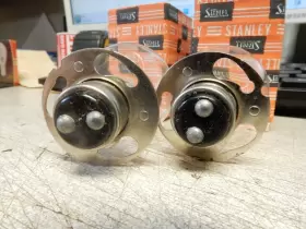 A5665 STANLEY Nos Base Head Light Bulbs #3
