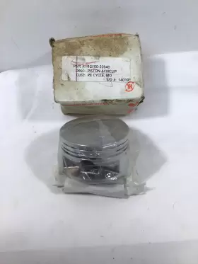 12100-22840 SUZUKI Nos Piston Standard LT230S #2