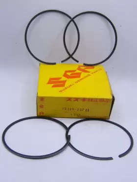 12140-15711 SUZUKI Nos Piston Rings GT500