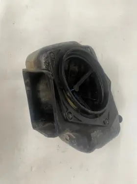 13700-00B20 SUZUKI Air Box Boxbox Cleaner Housing Unit Cage