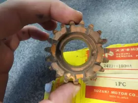 24231-18001 SUZUKI Nos Drive Gear GT250 GT380 TC305 T350 #2