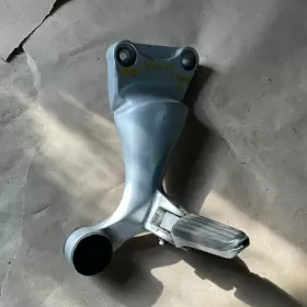 43600-24F00 SUZUKI Right Rear Passenger Peg Bracket GSX1300R