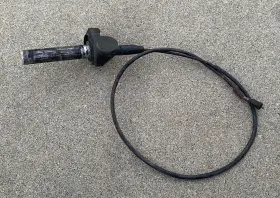 57100-28E01 SUZUKI Right Twist Throttle Cable Grip RM125