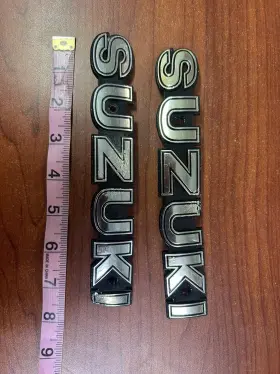 68111-11400 SUZUKI Trz Tank Emblem A100 1100 Gs 1000 850 750