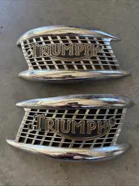 4127-OS4128 TRIUMPH Tank Badges Ns