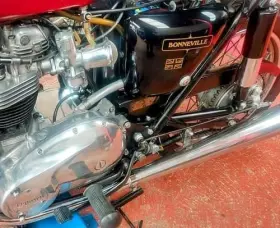 D3722 TRIUMPH Framed Panel Cover Sticker T120 Bonneville