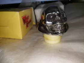 75097-05 V-TWIN MANUFACTURING Wyatt Vented Gas Cap Skull Twin