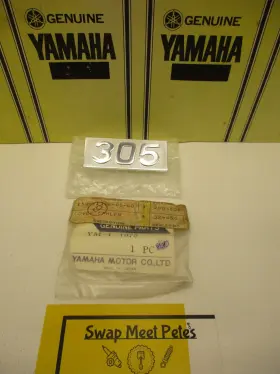 156-21786-00 YAMAHA Big Nos Emblem 305 Bear
