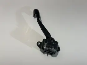 3F9-24776-00-00 YAMAHA Seat Lock Lever XS400G #2