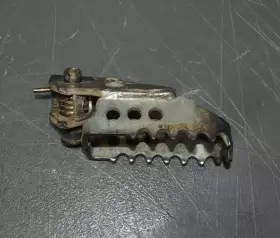 4DA-27411-00-00 YAMAHA Left Peg TTR125 TTR250 #2