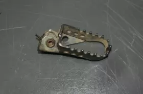 4DA-27411-00-00 YAMAHA Left Peg TTR125 TTR250