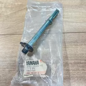 5Y1-18101-01-00 YAMAHA Nos Gear Shaft XT550 #2