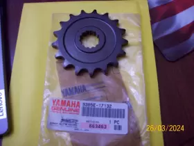 9385E-17132-00 YAMAHA Front Drive Spocket SR500 YR1 YR2 TX500